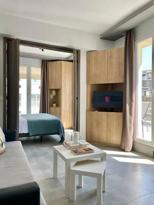 Domus City Apartment With Wonderful Balcony Tessalónica